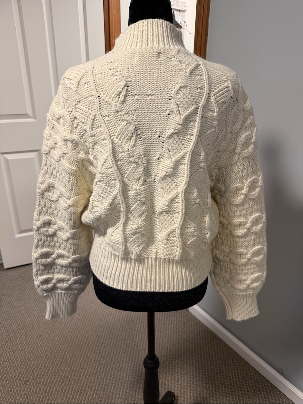 NOVA VINTAGE Cream Cable Knit Mock Neck Sweater best for Small - Picture 4 of 6